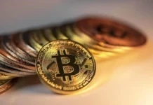 Bitcoin ai massimi, sopra i 122mila dollari bitcoin