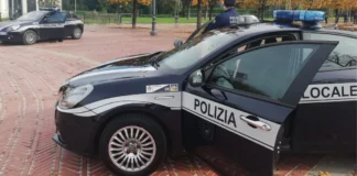 Vicenza, in contromano sulla ciclabile, in sella a un motorino rubato, investe una ciclista: arrestato dalla polizia locale Vicenza contromano sulla ciclabile arrestato da polizia municipale