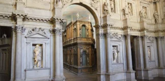 Turisti feriti dopo caduta al Teatro Olimpico: avviate verifiche e indagini sulla sicurezza teatro olimpico di vicenza