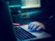 Pedopornografia e intelligenza artificiale, arrestato 57enne nel Trevigiano. Stefani: “Proteggere i minori online è una priorità” donne Pedopornografia e IA