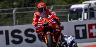 Marc Marquez vince la Sprint in Austria, ritiro per Bagnaia