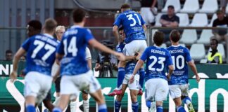 Como-Lazio 2-0 con Douvikas e Paz, “prima” con spiegazione arbitro