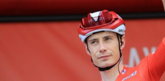 La UAE Emirates vince la cronosquadre della quinta tappa della Vuelta, Vingegaard torna in maglia rossa