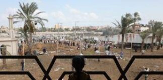 Gaza, al-Jazeera: 19 morti in raid di Israele: 17 erano sfollati in tendopoli di Khan Yunis