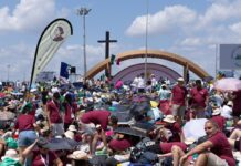 Giubileo dei Giovani, Papa Leone XIV arrivato a Tor Vergata. Ora la veglia di preghiera