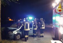 Altavilla Vicentina, Vigili del fuoco: auto fuori strada, guidatore in ospedale