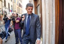 Andrea Martella (PD) fa i primi passi da candidato sindaco: in Senato suo disegno di legge per uno statuto speciale per Venezia Il senatore veneziano del PD Andrea Martella