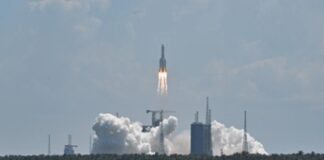 La Cina ha lanciato un nuovo gruppo di satelliti per l’internet nazionale