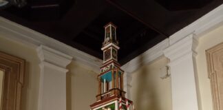 La Ruetta torna a sfilare per le vie di Vicenza dopo sei anni. La piccola Rua in mostra in Piazza dei Signori il 14 settembre La Ruetta all’ingresso del chiostro del Trento in piazzetta San Pietro - Ipab Vicenza