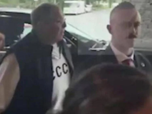Lavrov ad Anchorage con la t-shirt CCCP
