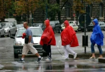 Italia tra nubifragi ‘monsonici’ e caldo estremo, maltempo tra Padovano e Veneziano: oltre 230 interventi: previsioni meteo oggi e domani Maltempo estate