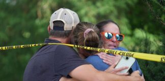 Sparatoria in una scuola cattolica di Minneapolis: morti due bambini di 8 e 10 anni, 17 i feriti. Il killer si è suicidato