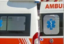 Palermo, braccio fuori dal finestrino si incastra nella ringhiera del tram: arto amputato