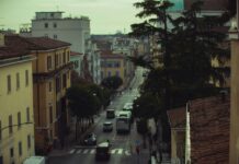 Vivi Parma: dove piacere, cultura e amore si incontrano Parma, una vista parziale