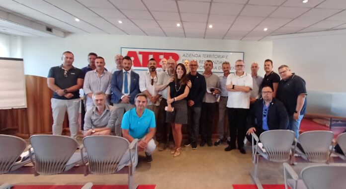 Per Ater Vicenza presenti il Presidente Valentino Scomazzon, il Direttore Mirko Campagnolo, la Dirigente dell'Area Amministrativa Maria Elena Tranfaglia con i rappresentanti sindacali delle Forze dell'Ordine Per Ater Vicenza presenti il Presidente Valentino Scomazzon, il Direttore Mirko Campagnolo, la Dirigente dell'Area Amministrativa Maria Elena Tranfaglia con i rappresentanti sindacali delle Forze dell'Ordine