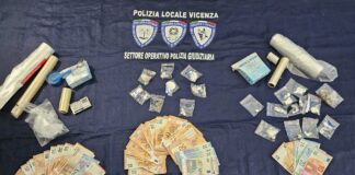 Operazione della Polizia Locale di Vicenza contro attività di spaccio di stupefacenti a Parco Città. Due arresti e una denuncia operazione antidroga polizia locale di Vicenza