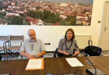 Vicenza, giunta approva atto di indirizzo per ricollocare edifici in zone sicure. Cristina Balbi: “Tutela territorio, evitata speculazione” Cristina Balbi col dirigente dsi settore: presentazione dell'atto di indirizzo che individua le zone territoriali omogenee (Zto)