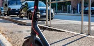 Roma, accoltellato per il monopattino: grave 37enne