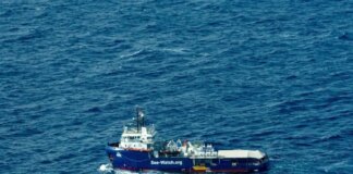 100 migranti soccorsi dalla Sea-Watch 5, la nave si dirige verso il porto di Catania