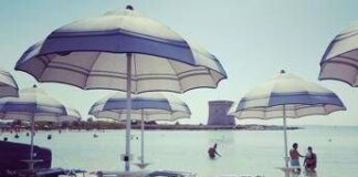Spiagge vuote, tutta colpa del caro ombrellone? I balneari: “Realtà è che famiglie non arrivano a fine mese”