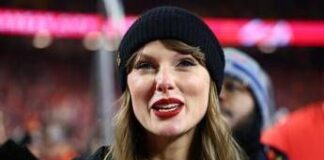 Taylor Swift tornerà con un nuovo album: l’annuncio nel podcast del fidanzato