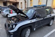 Polizia Locale a corto di mezzi: FdI attacca la Giunta. Naclerio: «Altro che video patinati, il Sindaco venga a vedere le auto che usiamo» Una delle auto fuori uso della Polizia locale di Vicenza