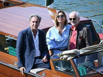 Venezia 2025, applausi per ‘La Grazia’. Sorrentino: “Non c’è solo Mattarella nel mio Presidente”