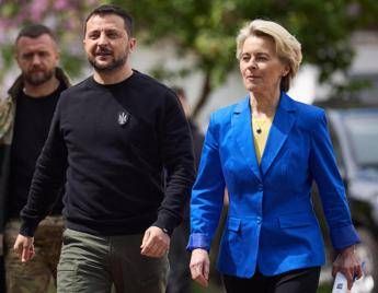 Zelensky: “Servono garanzie di sicurezza”. Domani leader Ue alla Casa Bianca, anche Meloni. Trump: “Progressi con Russia”