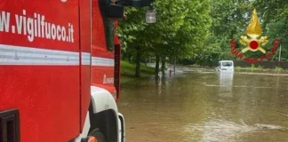 Maltempo in Veneto, Zaia dichiara lo stato di emergenza: oltre 340 chiamate ai Vigili del Fuoco, in campo 500 volontari. L’evoluzione meteo maltempo milano