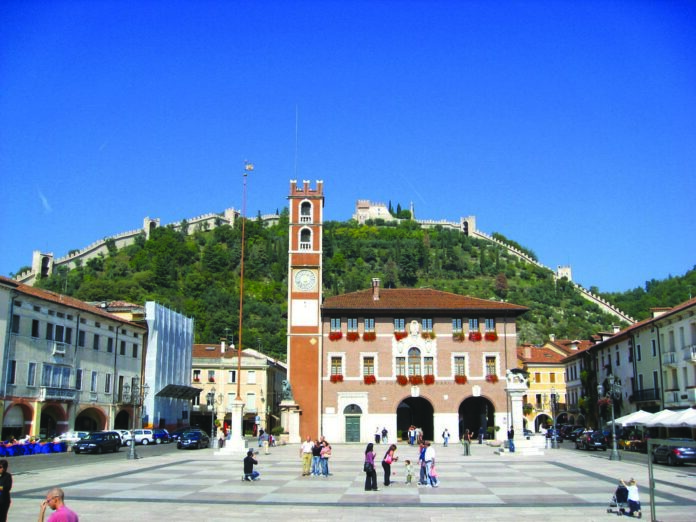 marostica - piazza scacchi cineforum di marostica