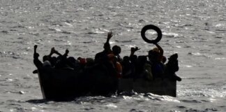 Tratti in salvo e sbarcati a Lampedusa 41 migranti, 7 i dispersi