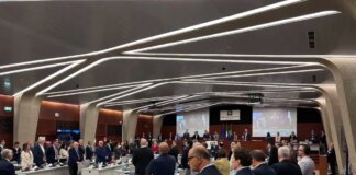 Minuto di silenzio in Consiglio regionale in memoria di Giorgio Armani