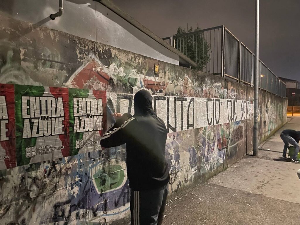 Azione studentesca Vicenza affigge uno striscione