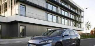 BYD SEAL 6 DM-i Touring debutta allo IAA Mobility 2025