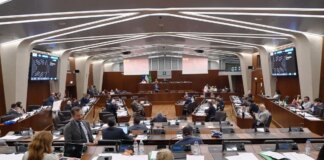 Il centrosinistra occupa i banchi della Presidenza, Consiglio Regionale della Lombardia riconvocato