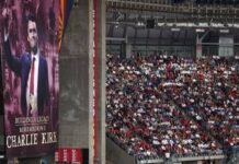 Funerali Charlie Kirk, Trump e Vance accolti da applausi e cori: “Usa! Usa!”