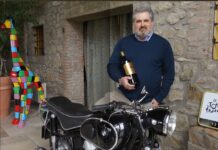 Giulio Menegatti, Cavaliere dell’Ordine al Merito Agricolo l’imprenditore del vino francese: è vicentino di nascita e padovano d’adozione Giulio Menegatti con vino e moto