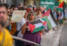Manifestanti pro-Palestina invadono il percorso a Madrid, annullata l’ultima tappa della Vuelta