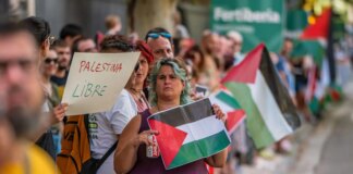 Manifestanti pro-Palestina invadono il percorso a Madrid, annullata l’ultima tappa della Vuelta