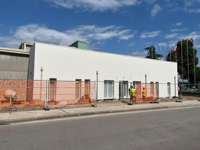 Il+sopralluogo+al+cantiere+dei+nuovi+spogliatoi+in+via+Goldoni+8 palestra via goldoni vicenza