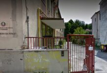 Studente 19enne aggredito a Padova davanti al Da Vinci, il Coordinamento docenti (CNDDU): «La scuola deve restare luogo inviolabile» Istituto Leonardo da Vinci a Padova