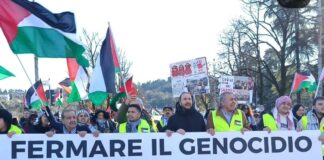 “Basta complicità”: il 5 settembre presso l’Istituto Saveriani appello al boicottaggio della Fiera di Vicenza per i rapporti con Israele No a Israele alla Fiera dell'Oro di Vicenza, foto d'archivio di una manifestazione