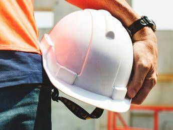 Ostia, nuovo incidente sul lavoro: morto operaio precipitato dal quinto piano