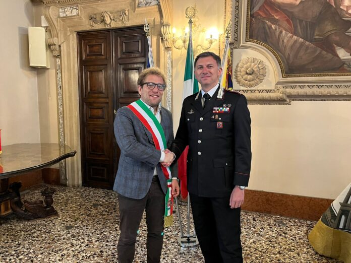 comandante carabinieri di vicenza Moscati con sindaco