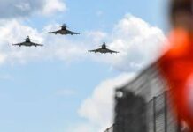 Regno Unito schiera i caccia in Polonia, Mosca accusa la Nato: “E’ in guerra con Russia”