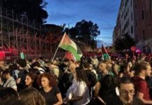 Roma, corteo per Gaza: “Blocchiamo tutto, Palestina libera”