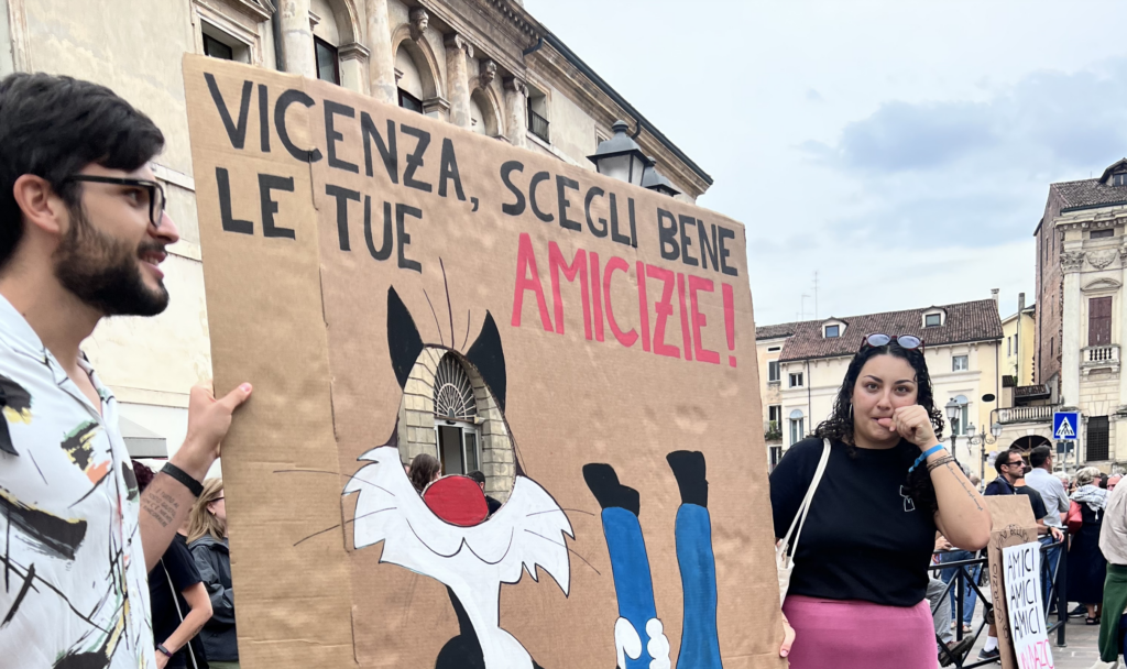 Un cartello sulla vera amicizia