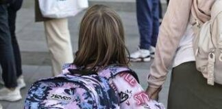 Si torna a scuola, il pediatra ai genitori: “Vietato trasmettere ai figli l’ansia del rientro”
