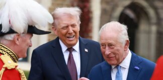 Re Carlo accoglie Trump al castello di Windsor