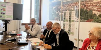 Università adulti/anziani: nuove sedi a Vicenza nei centri civici Ferrovieri e via Turra. 36 sedi in tutta la provincia, 500 corsisti solo in città Università adulti:anziani di Vicenza, presentazione nuove sedi. Al centro da sx assessore Matteo Tosetto, presidente università Luca Ancetti, coordinatrice Maria Vittoria Nodari